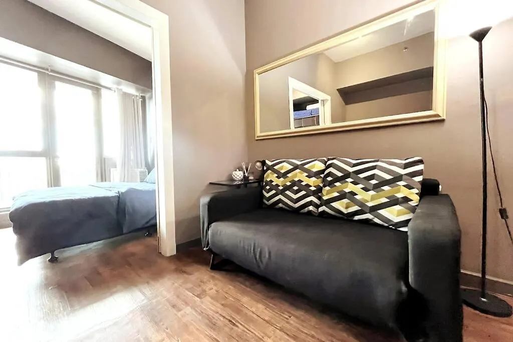 Apartment 1Br With Balcony Kl Tower, Greenbelt Near Aim Manila