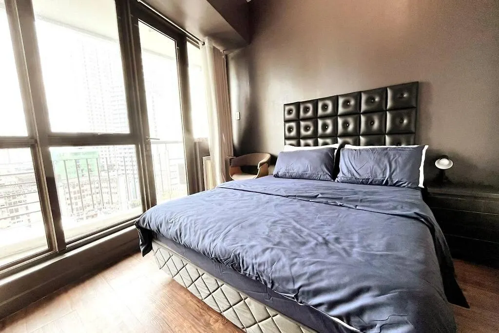 1Br With Balcony Kl Tower, Greenbelt Near Aim Manila