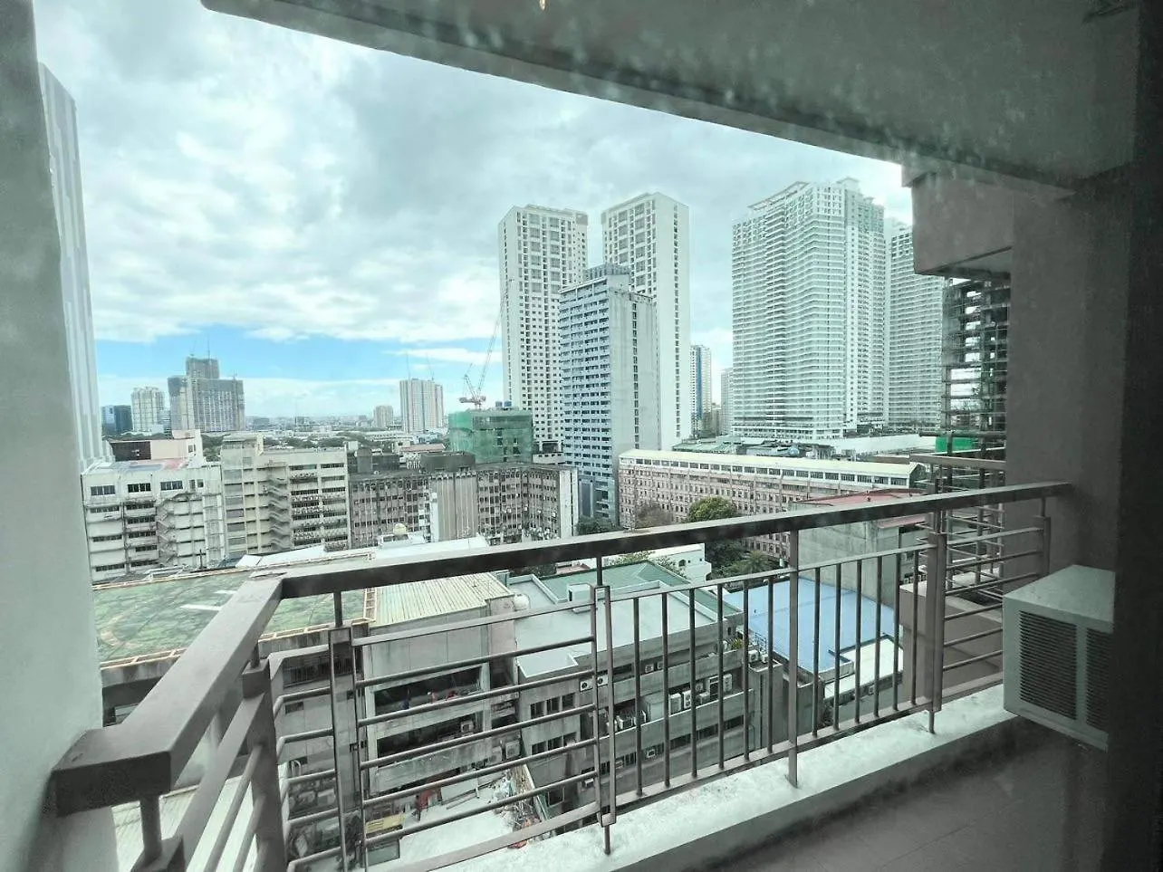 1Br With Balcony Kl Tower, Greenbelt Near Aim Manila Philippines